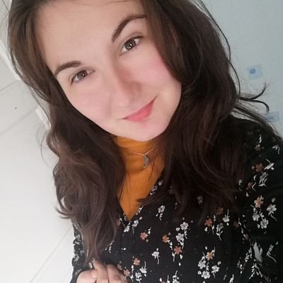 Profile Picture of Ellen Hall (@EllenHall1995) on Twitter