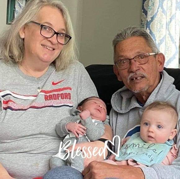 Profile Picture of Wendi Gonzalez (@wgonz15) on Poshmark