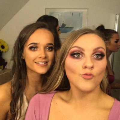 Profile Picture of Erin Hanrahan (@@erinhanrahan) on Twitter