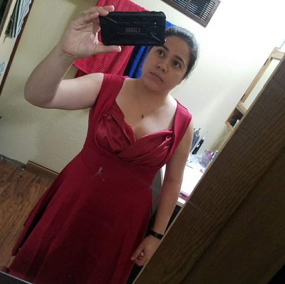 Profile Picture of Tara Grieser (@brwnygrl) on Poshmark