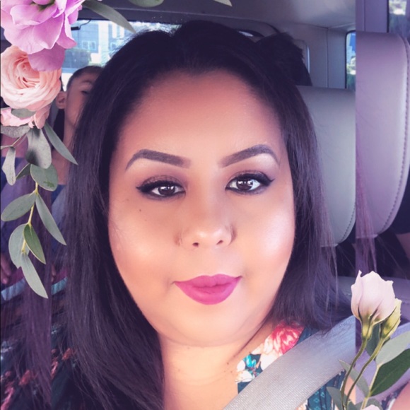 Profile Picture of Adriana Recendez (@adrirece6) on Poshmark