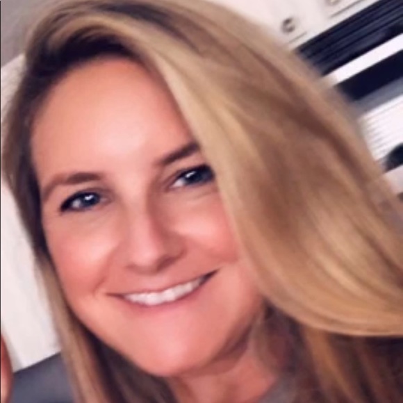 Mollie Pankiewicz - Poshmark Profile Picture of Mollie Pankiewicz (@molita925) on Poshmark