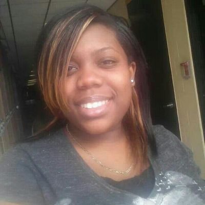 Profile Picture of Renee Knight (@reneeknight21) on Twitter