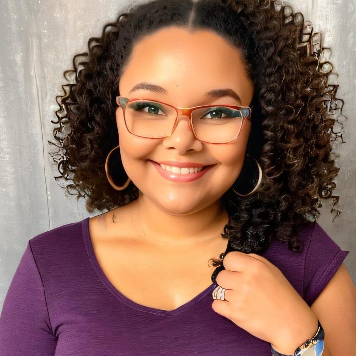 Profile Picture of Ann Valentine (@annvalentinewrites) on Tiktok