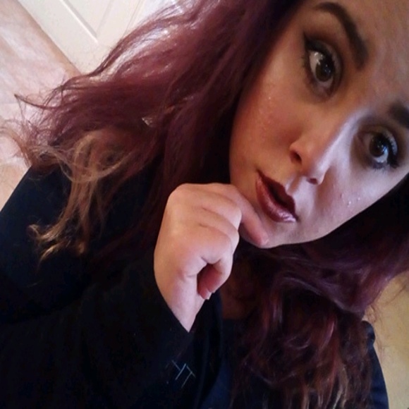 Profile Picture of Britney Daniel (@koalaty_kontent) on Poshmark