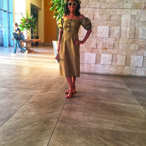 Andrea Viechweg phillips - Poshmark Profile Picture of Andrea Viechweg phillips (@aviechw) on Poshmark