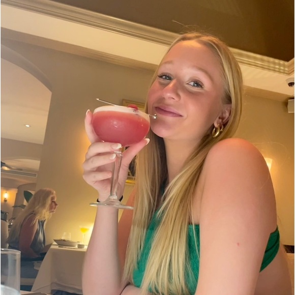 Profile Picture of Brianna Cooper (@briannacoop555) on Poshmark