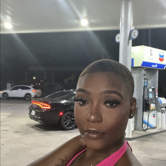 Profile Picture of Jayla Foxx (@jayfoxx99) on Poshmark