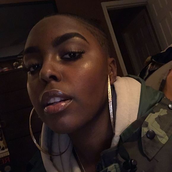 Profile Picture of Tori Mccurdy (@tmccurdy98) on Poshmark