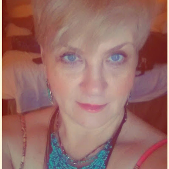 Profile Picture of Natalyia Vlasova (@nvlakor) on Poshmark