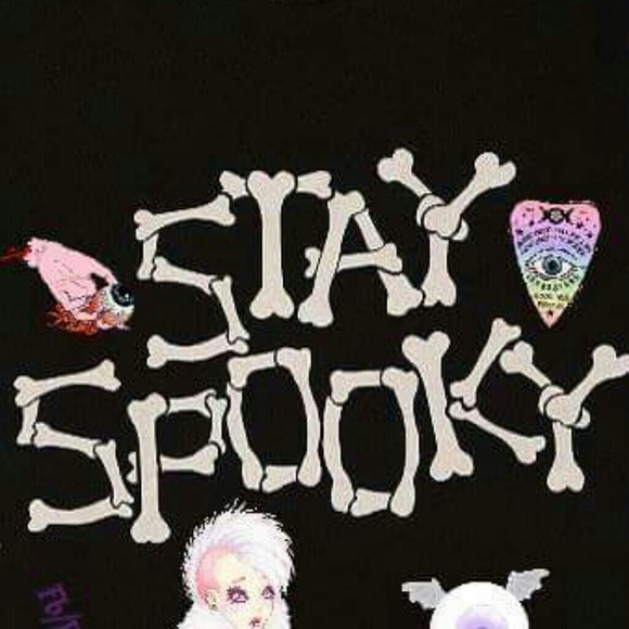 Profile Picture of Desirae Shadbolt (@desiraeskies) on Poshmark