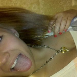 Profile Picture of Zoe Hood (@lilmissshortstuph) on Myspace