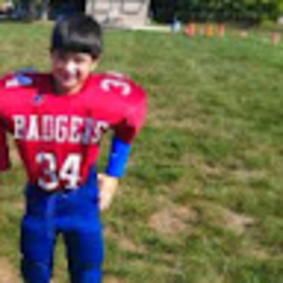 Profile Picture of Domenic Desciscio (@desciscio) on Poshmark