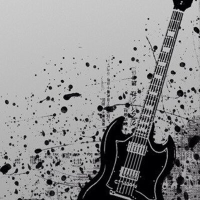 Profile Picture of Ellie Clark (@Ells___Bells) on Twitter