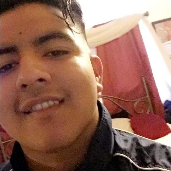 Profile Picture of Alvin Velasco (@alvinvelasco21) on Poshmark