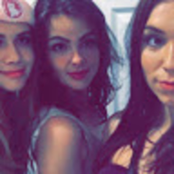 Profile Picture of Brooke Tweedie (@brooketweedie) on Poshmark