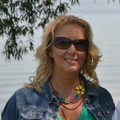 Profile Picture of Debbie Pooler (@dpooler72) on Twitter