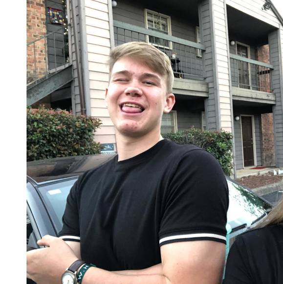 Profile Picture of David Batchelor (@davidbatchelor) on Poshmark