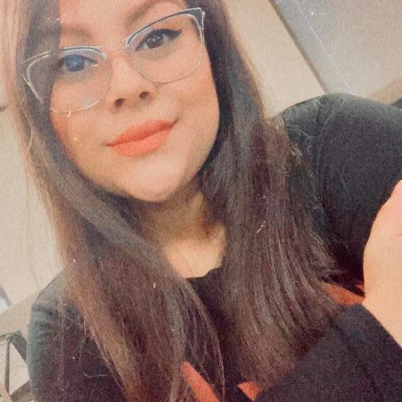 Profile Picture of Gabriela Manzano (@gabbymanzano98) on Poshmark