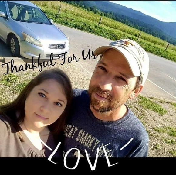 Profile Picture of Melissa Stacks (@melissa_stacks) on Poshmark