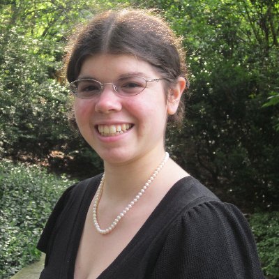 Profile Picture of Julia R Bloom (@julia_bloom) on Twitter