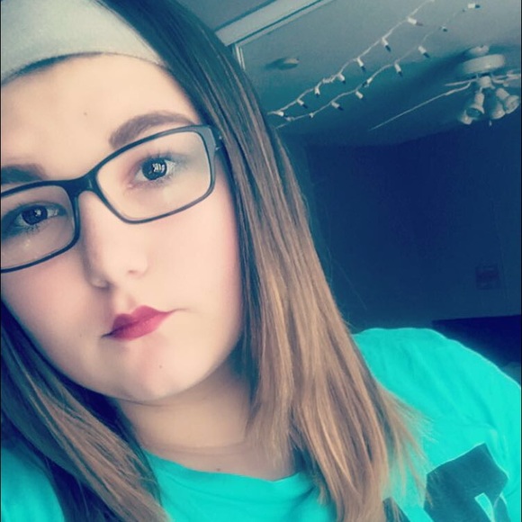 Profile Picture of Madison Svitek (@madison7777) on Poshmark