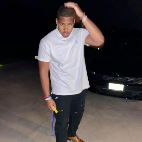 Profile Picture of Jaden Seastrunk (@jadenseastrunk) on Poshmark