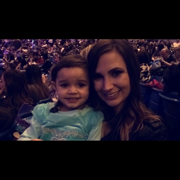 Profile Picture of Sophia Fording (@phias_2016) on Poshmark