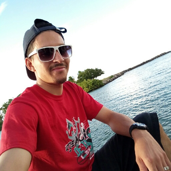 Profile Picture of Eduardo Cintron (@eddie747) on Poshmark