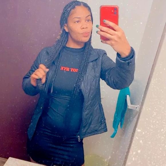 Profile Picture of Bobbie Carter (@chopzzz) on Poshmark