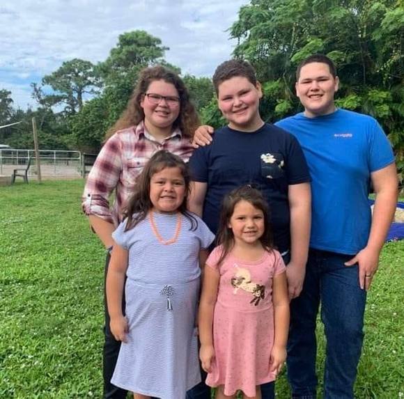 Profile Picture of Meli Giannelli (@mgiannelli1978) on Poshmark