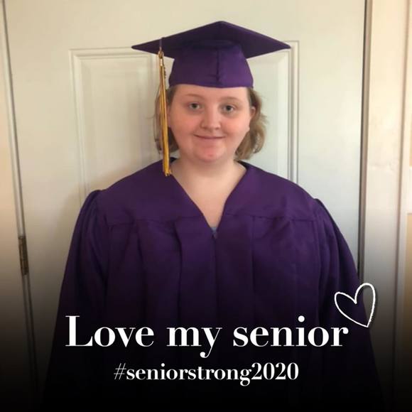 Profile Picture of Lisa Barneycastle (@lisanance38) on Poshmark