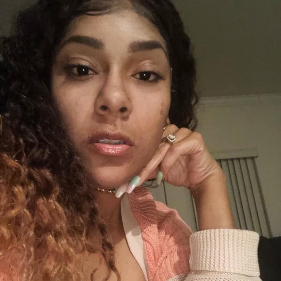 Profile Picture of Marcella Booker (@meemii123) on Poshmark