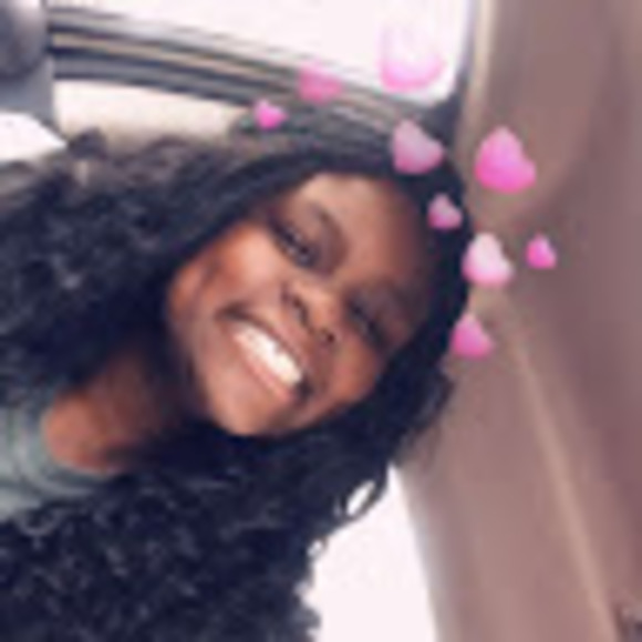 Profile Picture of Christelle Bamezon (@c_bamezon) on Poshmark