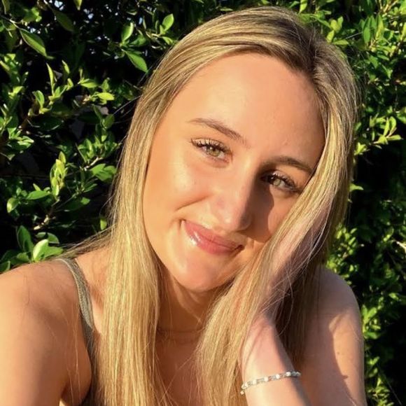 Profile Picture of Noelle Wagner (@noellewagner511) on Poshmark