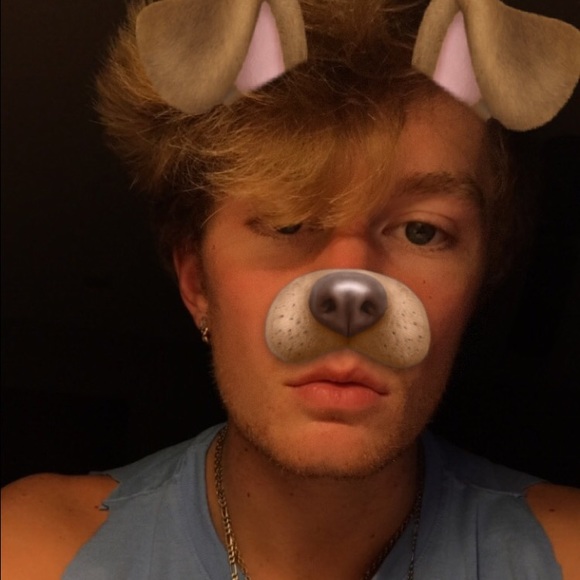 Profile Picture of Greg Moinet (@moinetg) on Poshmark
