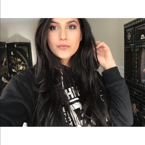 Profile Picture of Paeton Kishun (@paetonk) on Poshmark