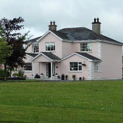 Profile Picture of Tir Na Nog (@joan_brett) on Twitter