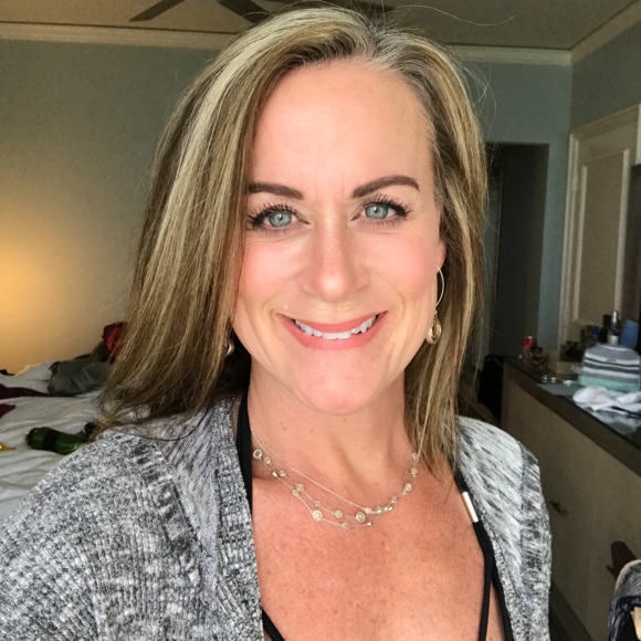 Profile Picture of Brandi Heitmann (@abheitmann3) on Poshmark