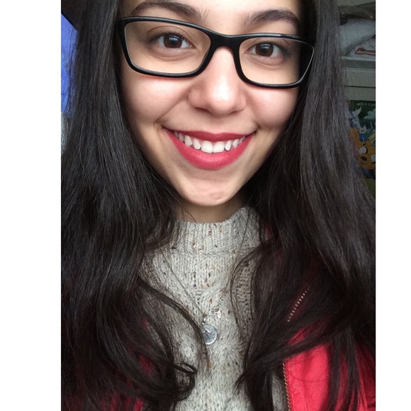 Profile Picture of Lesly Ramirez (@lezzlyramirez) on Poshmark