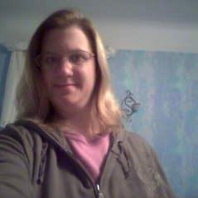 Profile Picture of Janet Oswald (@Peauntbuttercup) on Twitter