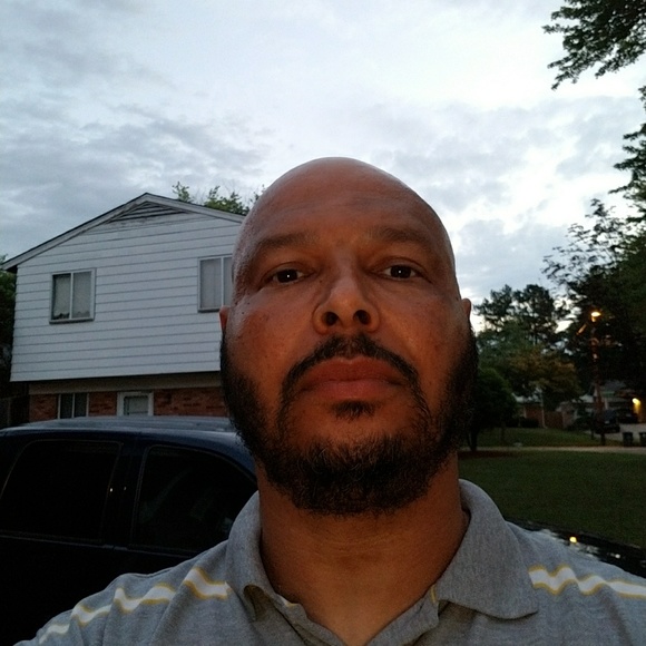 Profile Picture of John Mathis (@redman5225) on Poshmark