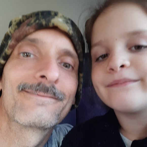 Profile Picture of Richard Everley (@richard_everley) on Poshmark