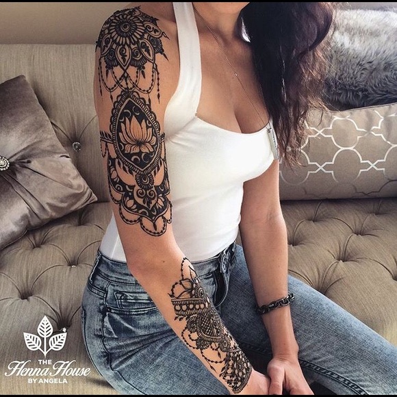 Profile Picture of Tania Ruvalcaba (@taniadaza) on Poshmark