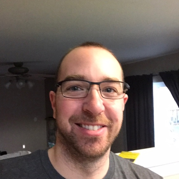 Profile Picture of Joey Aube (@jaube000) on Poshmark