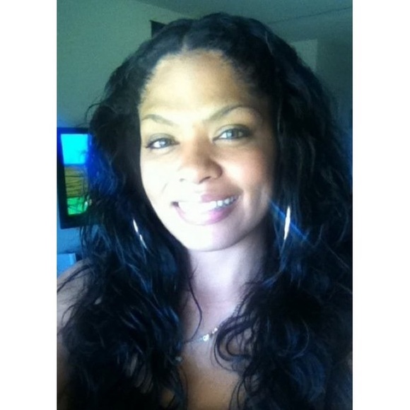 Profile Picture of Asuka Fauntleroy (@jada0984us) on Poshmark