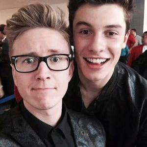 Profile Picture of Shawn'sLittleMuffin (@hemming_sgirl) on Twitter