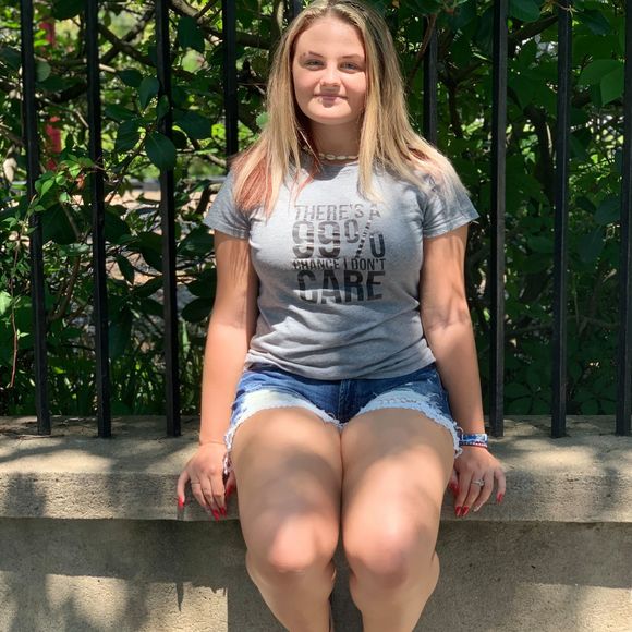 Profile Picture of Lilly Weathersbee (@lweathersbee) on Poshmark