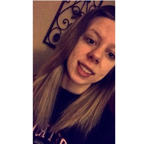 Profile Picture of Kayleigh Szablewski (@kayleighann1) on Poshmark
