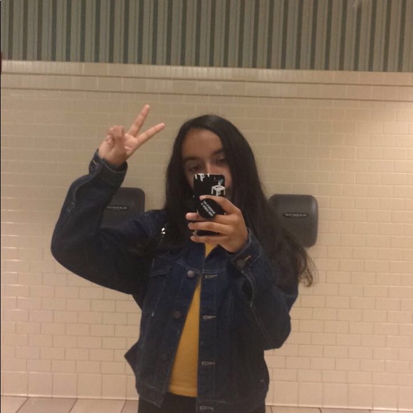 Profile Picture of Jackie Limas (@jackielemons) on Poshmark